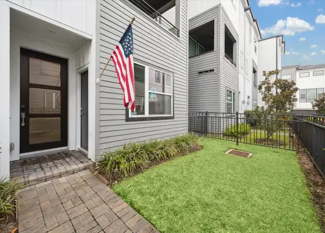 Property at 1043 Timbergrove Yards Ln, Houston, TX, 77008, 3 beds, 3.5 baths, [object Object]