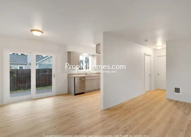 Property at 12808 SE 20th Ave, Milwaukie, OR, 97222, 2 beds, 1 bath, [object Object]