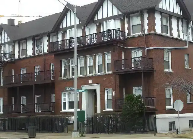 Property at 4452 N Sheridan Rd Unit 3, Chicago, IL, 60640, 2 beds, 2 baths, [object Object]