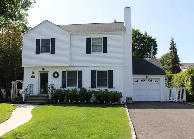 Property at 118 Pine St, Garden City, NY, 11530, 4 beds, 3.5 baths, [object Object]