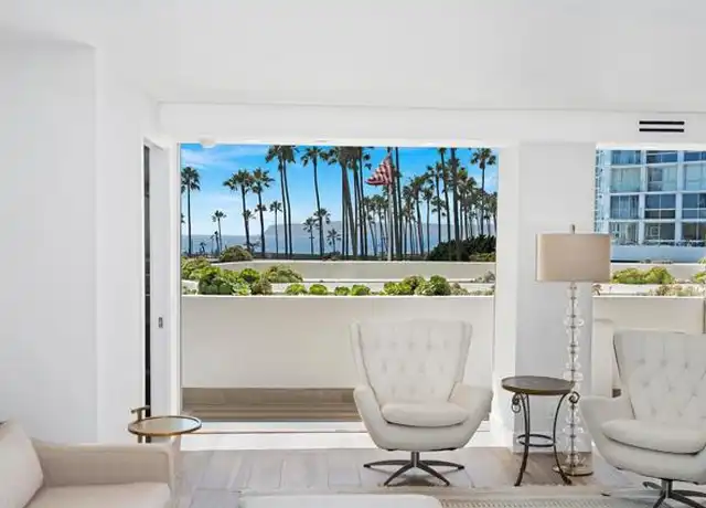 Property at 1820 Avenida Del Mundo, Coronado, CA, 92118, 1 bed, 1.5 baths, [object Object]