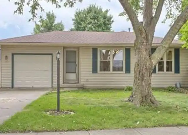 Property at 2805 Clayton Blvd, Champaign, IL, 61822, 3 beds, 1.5 baths, [object Object]
