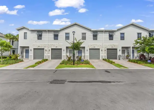 Property at 864 NW 3rd Ter, Pompano Beach, FL, 33060, 3 beds, 2.5 baths, [object Object]