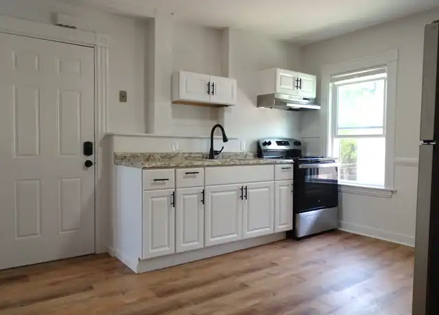 Property at 15 Forbes St Unit 3, Worcester, MA, 01605, 3 beds, 1 bath, [object Object]