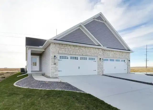 Property at 21 Stone Mill Ct, Bloomington, IL, 61705, 2 beds, 2 baths, [object Object]