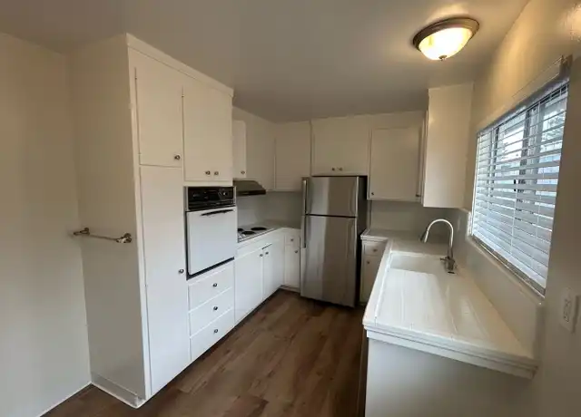 Property at 2018 Trousdale Dr Unit 16, Burlingame, CA, 94010, 1 bed, 1 bath, [object Object]