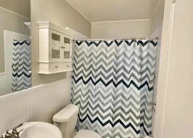 Property at 4406 Tarpon Dr, Tampa, FL, 33617, 1 bed, 1 bath, [object Object]