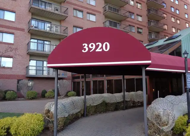 Property at 3920 Mystic Valley Pkwy #205, Medford, MA, 02155, 2 beds, 2 baths, [object Object]
