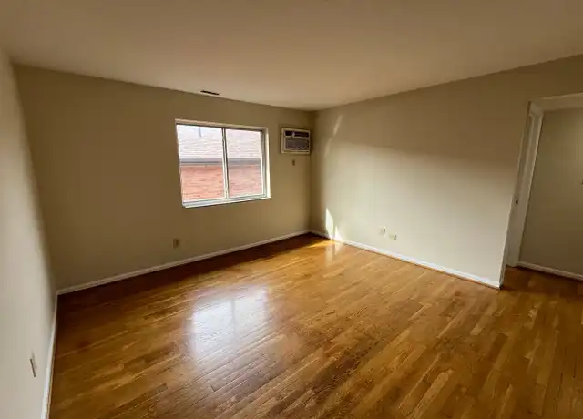 Property at 184 E Duncan St Unit 194 Duncan-7, Columbus, OH, 43202, 2 beds, 1 bath, [object Object]