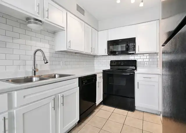 Property at The Bruin - 1300 S 11th St, Waco, TX, 76706, 1-2 bed, 1-2.5 bath, [object Object]