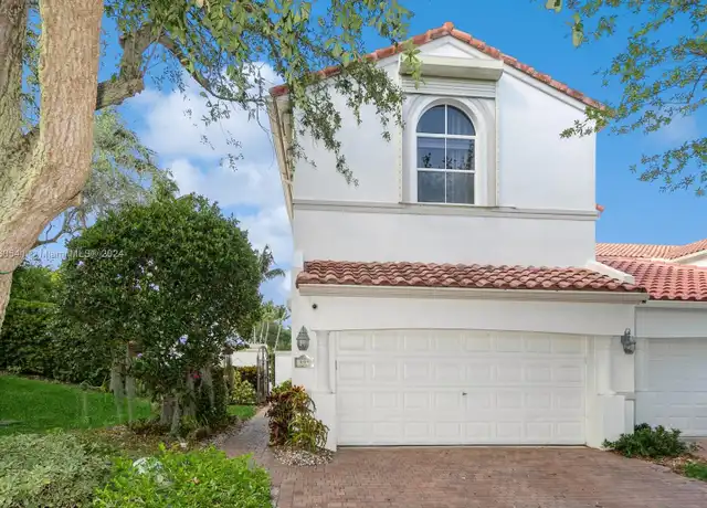 Property at 999 Harbor Vw N Unit 999, Hollywood, FL, 33019, 3 beds, 2.5 baths, [object Object]