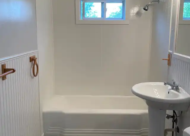 Property at 729 S Beech St, Syracuse, NY, 13210, 5 beds, 2 baths, [object Object]