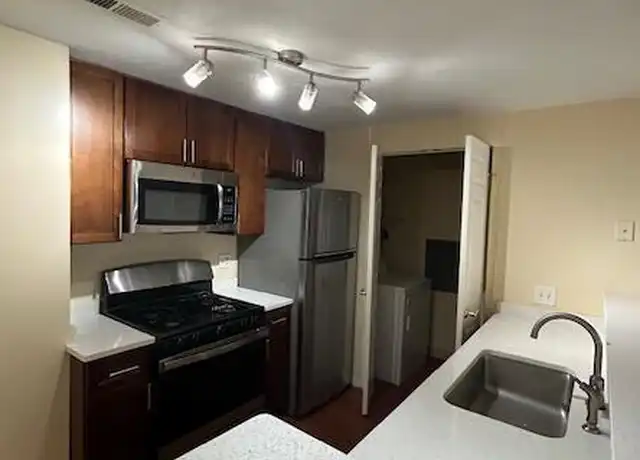 Property at 499 Bedford St Unit 255, Stamford, CT, 06901, 1 bed, 1 bath, [object Object]