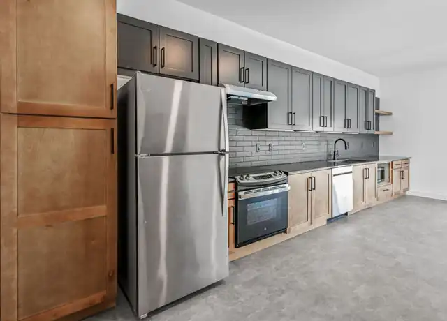 Property at 424 N 3rd St Unit 201, Burlington, IA, 52601, 1 bed, 1 bath, [object Object]