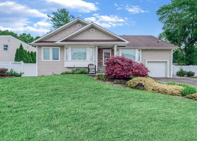 Property at 6 Warren Ln, Jericho, NY, 11753, 4 beds, 2.5 baths, [object Object]