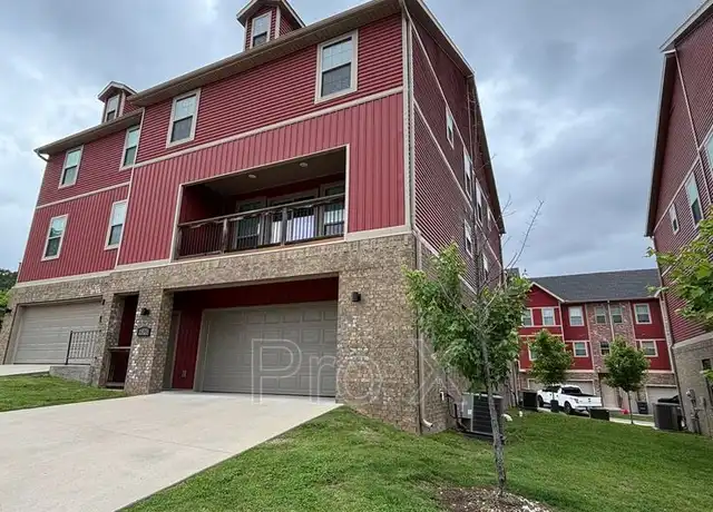 Property at 2826 W Blackstone Xing, Fayetteville, AR, 72704, 3 beds, 2 baths, [object Object]
