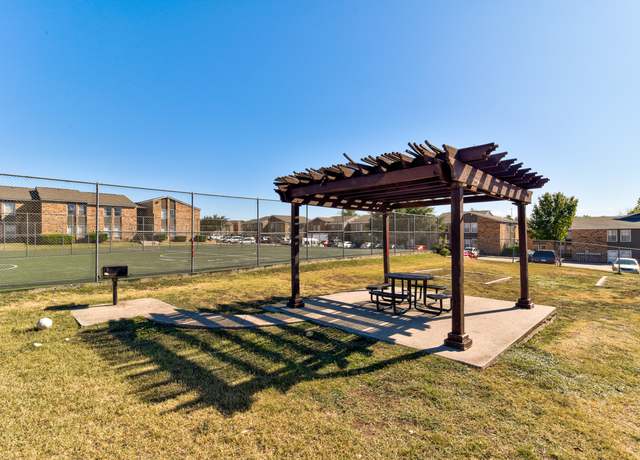 Photo of 4500 Campus Dr, Fort Worth, TX 76119