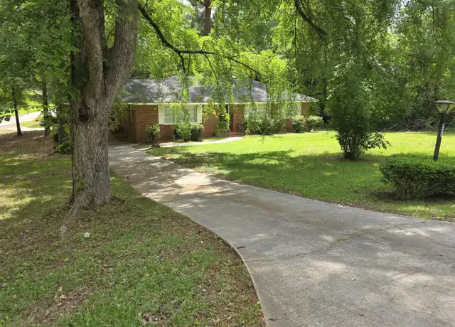 Property at 220 Lakeshore Dr, Milledgeville, GA, 31061, 3 beds, 2 baths, [object Object]