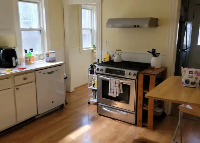 Property at 34 Sunset Rd Unit 2, Somerville, MA, 02144, 3 beds, 1 bath, [object Object]