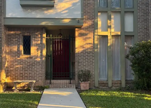 Property at 4537 Acacia St, Bellaire, TX, 77401, 3 beds, 2.5 baths, [object Object]