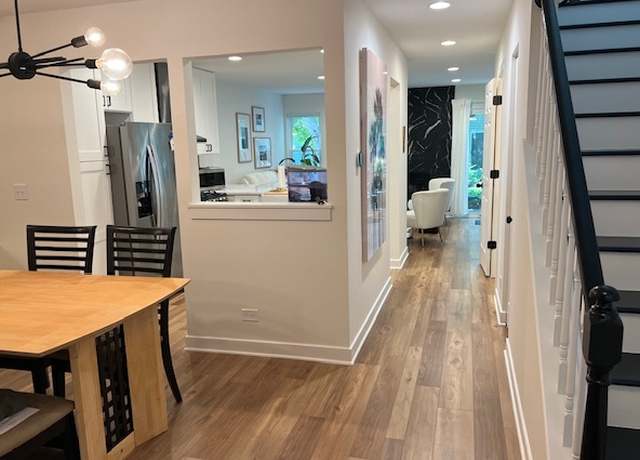 Photo of 1056 Lakewood Cir, Carol Stream, IL 60188