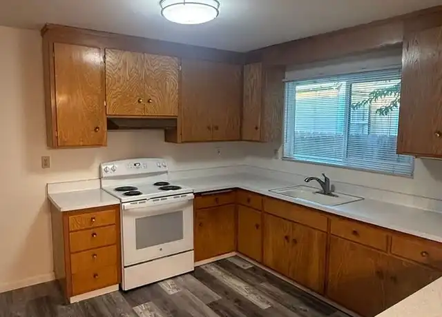 Property at 483 Willow Ave, Hayward, CA, 94541, 2 beds, 1 bath, [object Object]
