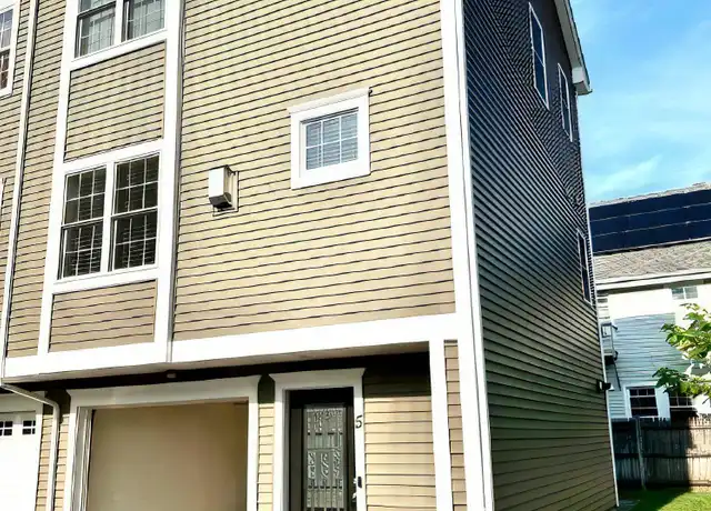Property at 26 Floyd St #5, Waltham, MA, 02453, 2 beds, 1 bath, [object Object]