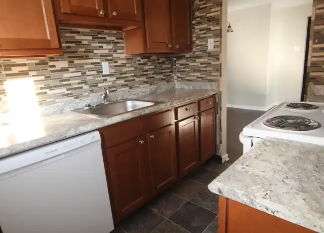 Property at 140 W Walnut St Unit 934, Washington, PA, 15301, 2 beds, 1 bath, [object Object]