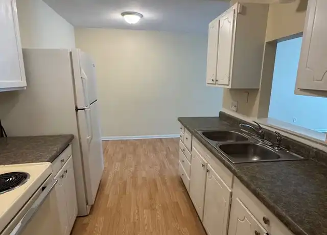 Property at 1116 Irving Ave Unit 1116-203, Rockford, IL, 61101, 1 bed, 1 bath, [object Object]