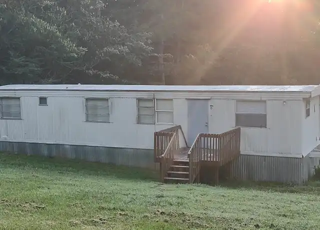 Property at 2743 E Tyger Bridge Rd, Greer, SC, 29651, 2 beds, 1 bath, [object Object]