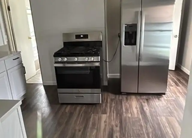 Property at 213 W Manchester St Unit 2, Lowell, MA, 01852, 4 beds, 1 bath, [object Object]