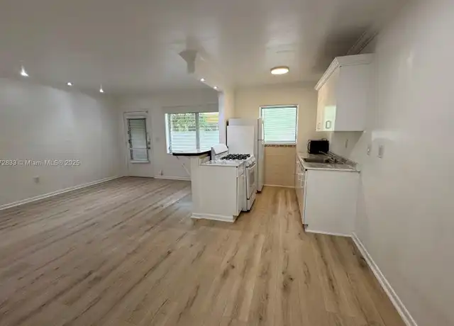 Property at 75 Washington Ave Unit 3, Miami Beach, FL, 33139, 1 bed, 1 bath, [object Object]