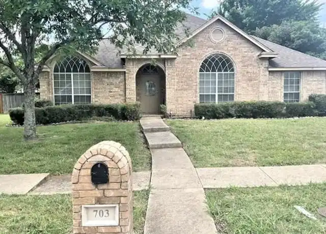 Property at 703 Fox Glen Rd, Lancaster, TX, 75146, 4 beds, 2.5 baths, [object Object]