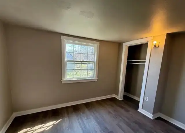 Property at 146 S Irwin St, Dayton, OH, 45403, 3 beds, 1 bath, [object Object]