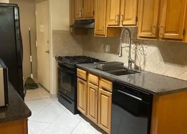 Property at 50 Greenhouse Rd Unit 18D, Bridgeport, CT, 06606, 2 beds, 2 baths, [object Object]