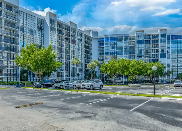 Property at 1000 Parkview Dr #702, Hallandale Beach, FL, 33009, 1 bed, 1.5 baths, [object Object]