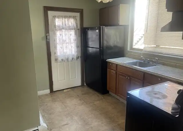 Property at 3 Godwin Pl Unit 2, Everett, MA, 02149, 3 beds, 1 bath, [object Object]