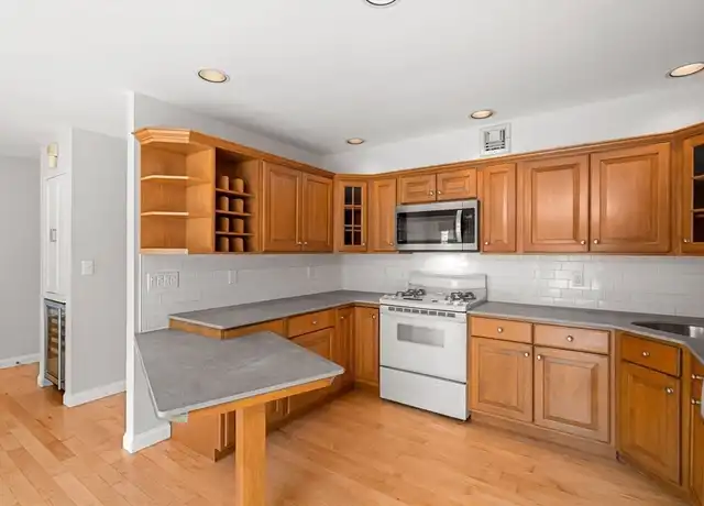 Property at 171 Swanton St #79, Winchester, MA, 01890, 3 beds, 2.5 baths, [object Object]