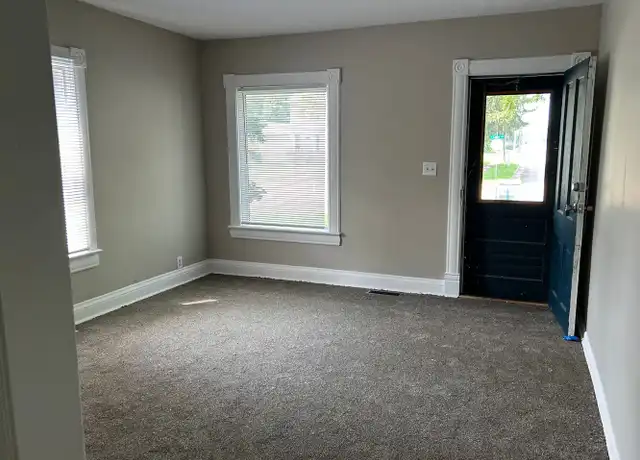 Property at 1201 S Cedar Ave Unit 2 Main, Owatonna, MN, 55060, 2 beds, 1 bath, [object Object]
