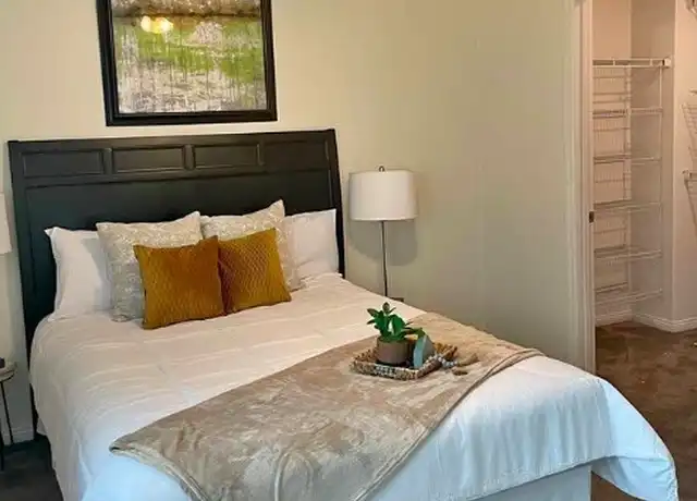 Property at 7204 N Chestnut Ln, Van Nuys, CA, 91405, 1 bed, 1 bath, [object Object]