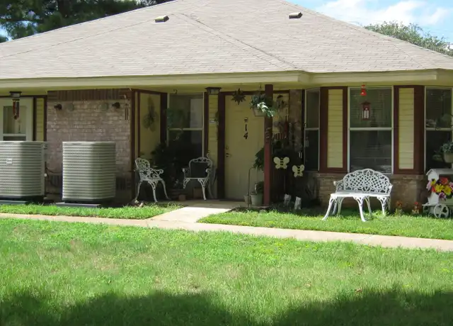 Property at 712 Gardner Dr Unit 101, Palestine, TX, 75803, 1 bed, 1 bath, [object Object]