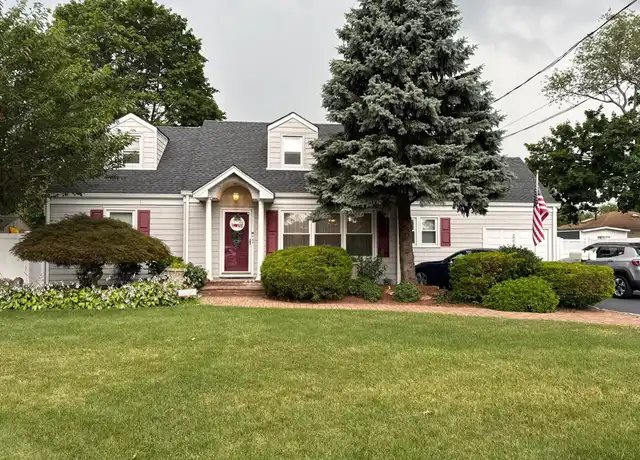 Property at 87 Oak St, Deer Park, NY, 11729, 1 bed, 1 bath, [object Object]
