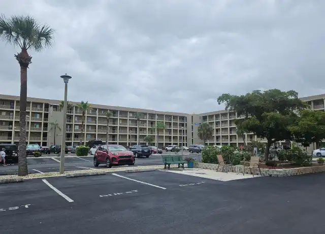 Property at 3592 Lake Bayshore Dr Unit 217, Bradenton, FL, 34205, 2 beds, 1 bath, [object Object]