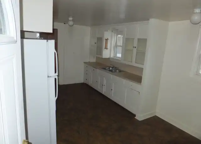 Property at 822 Rhode Island Ave, Rock Springs, WY, 82901, 1 bed, 1 bath, [object Object]