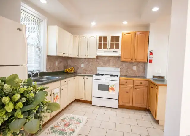Property at 883 Montauk Ave, New London, CT, 06320, 1 bed, 1 bath, [object Object]