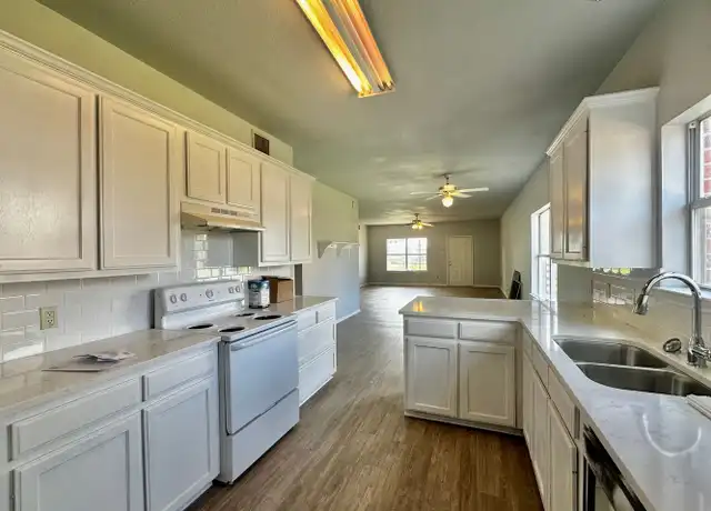 Property at 1318 James Ave Unit A, Waco, TX, 76706, 3 beds, 3 baths, [object Object]