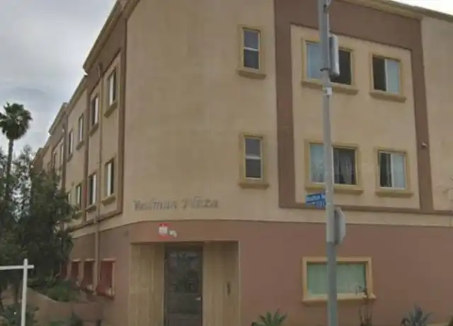 Property at 7061 Woodman Ave, Van Nuys, CA, 91405, 1 bed, 1 bath, [object Object]