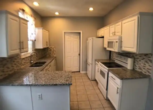 Property at 2605 Southpointe Ct, Kissimmee, FL, 34746, 3 beds, 2 baths, [object Object]
