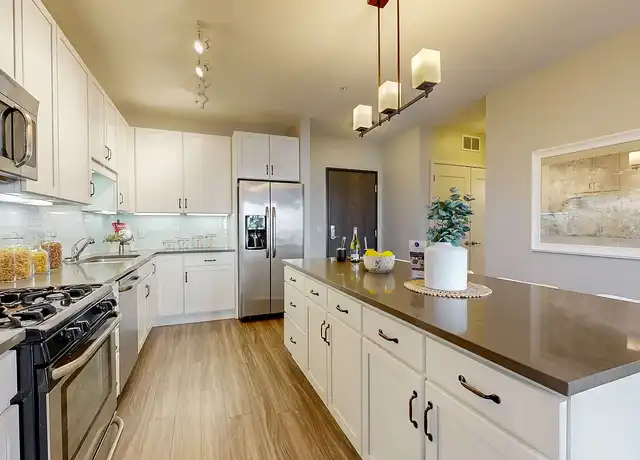 Property at Residences at 1700 - 1700 Plymouth Rd, Hopkins, MN, 55305, 1 bed, 1 bath, [object Object]