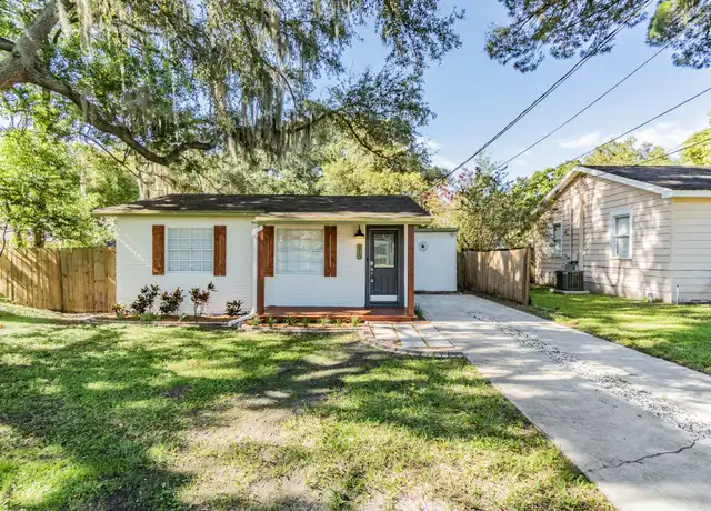 Property at 810 W Minnehaha St, Tampa, FL, 33604, 3 beds, 1 bath, [object Object]